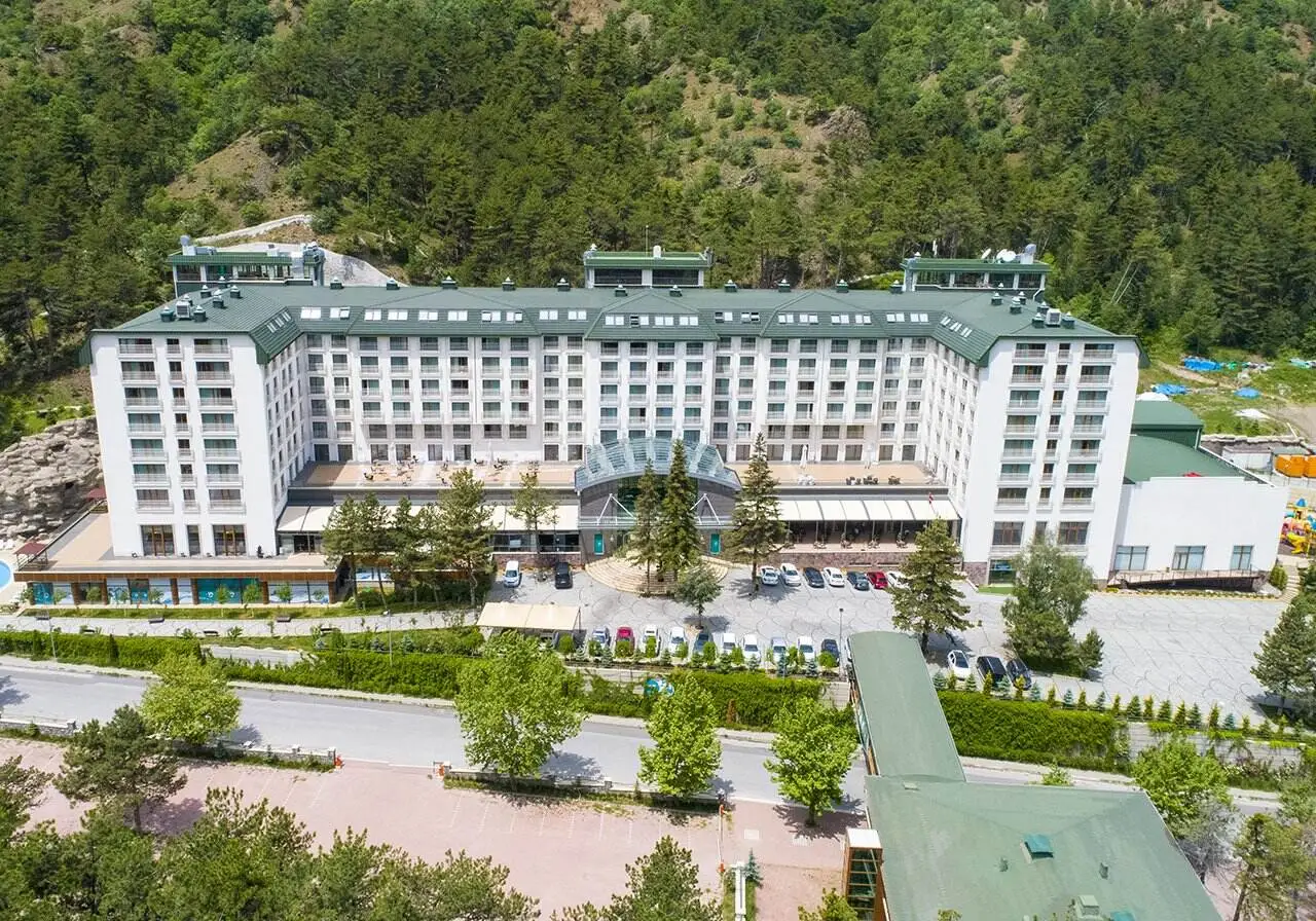 Çam Hotel Hakkında