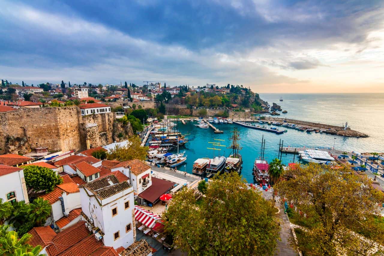 Antalya Kaleiçi Limanı'ndan deniz manzarası