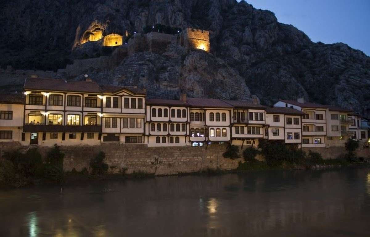 Amasya gece manzarası