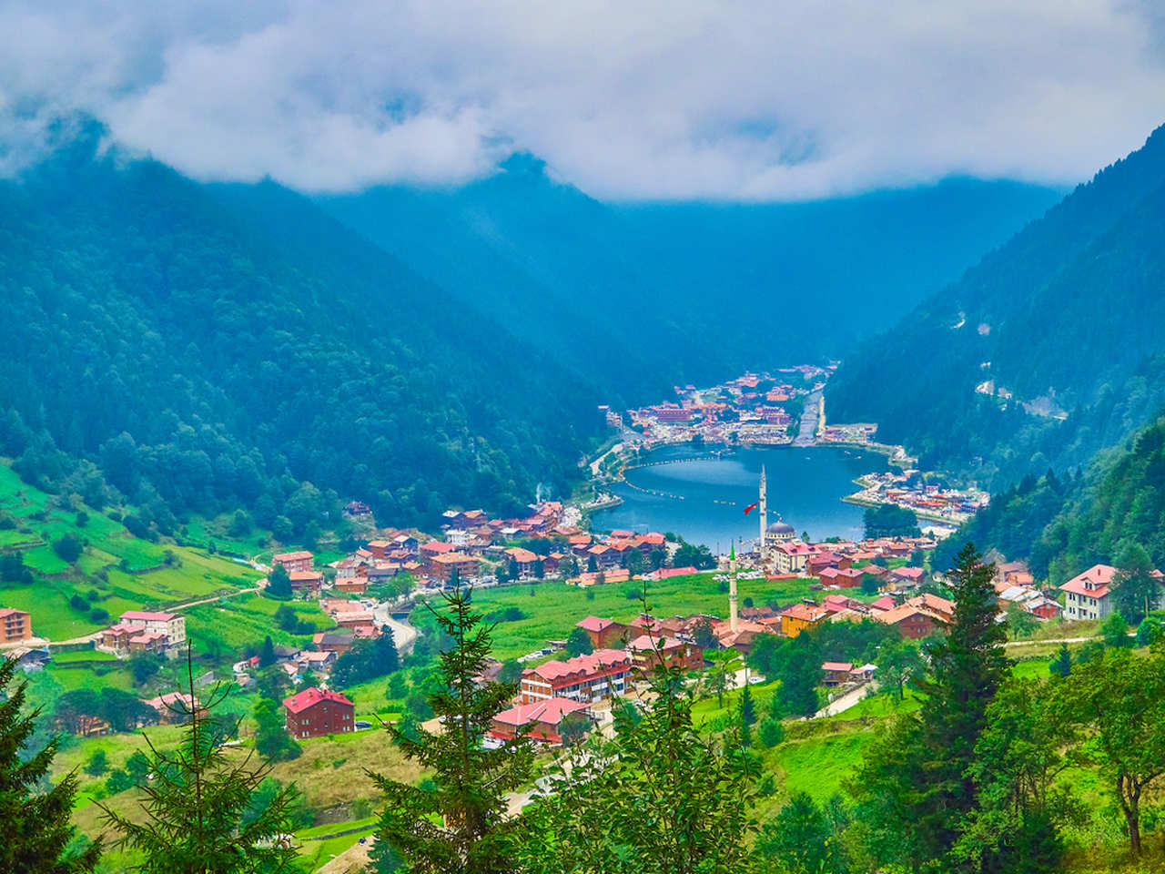 Trabzon Çaykara Uzungöl manzarası