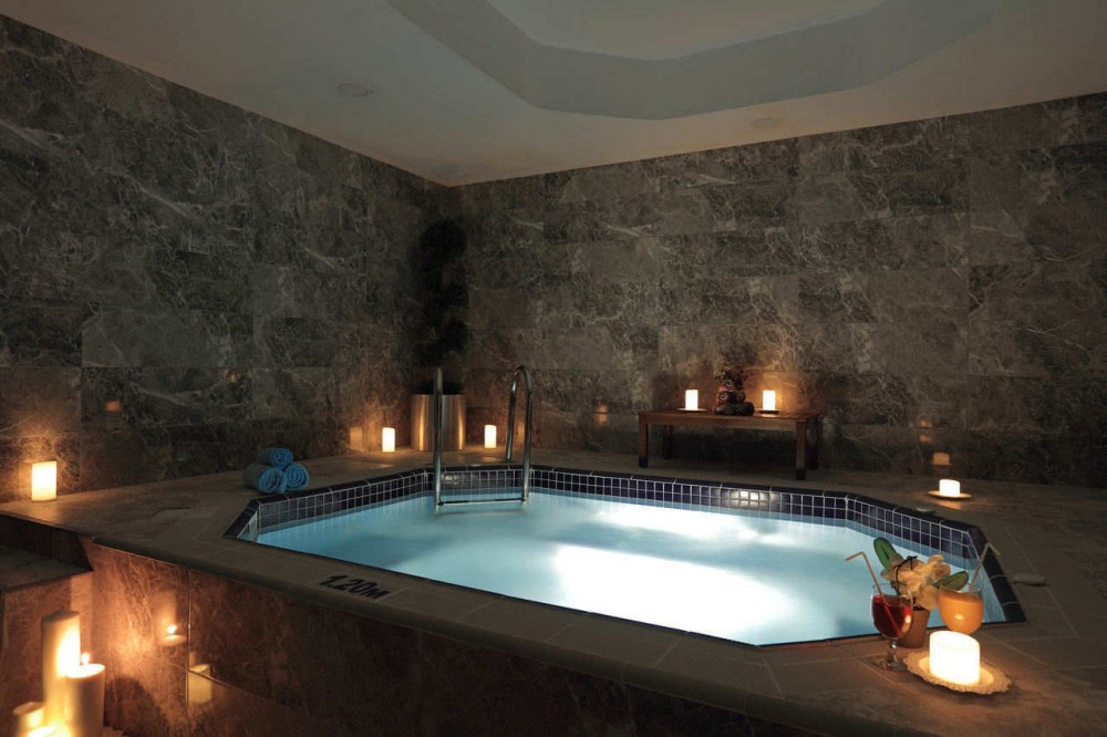 cam hotel thermal water pool