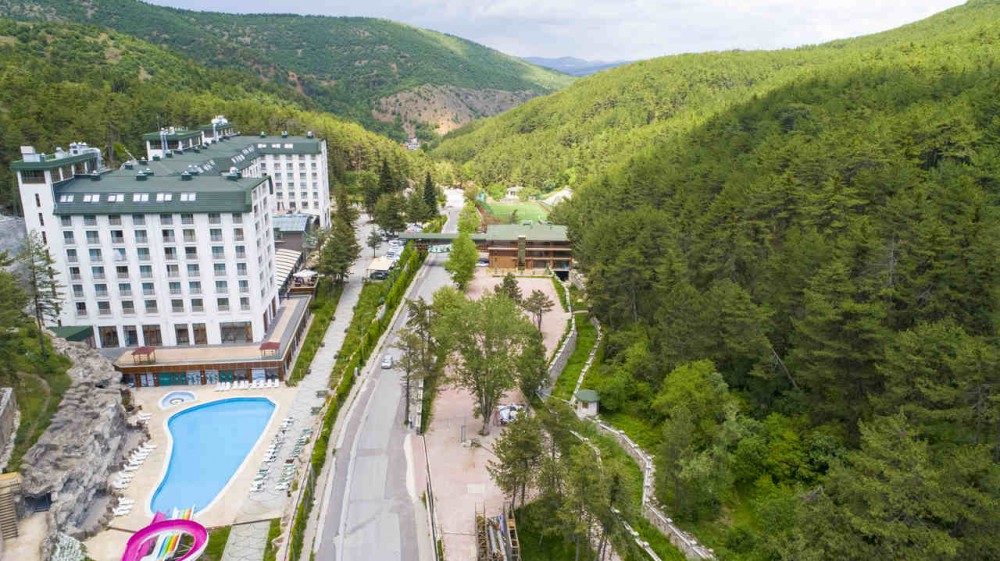 a sustainable hotel with five stars in green environment