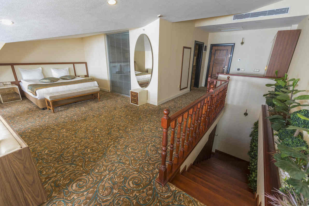 Çam Otel'in en çok tercih edilen oda seçeneklerinden biri olan King Suit Oda