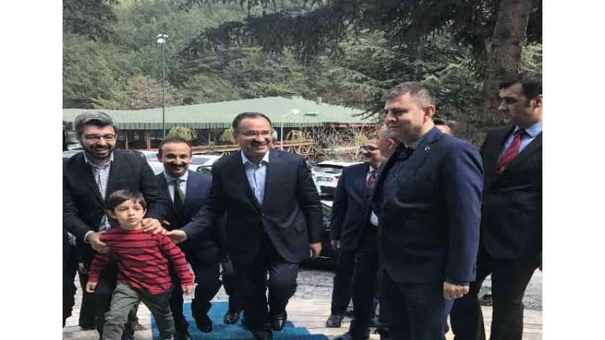 Bekir Bozdağ'ın Çam Otel ziyareti