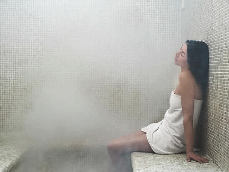 buhar odasında kadın, buhar banyosu faydaları