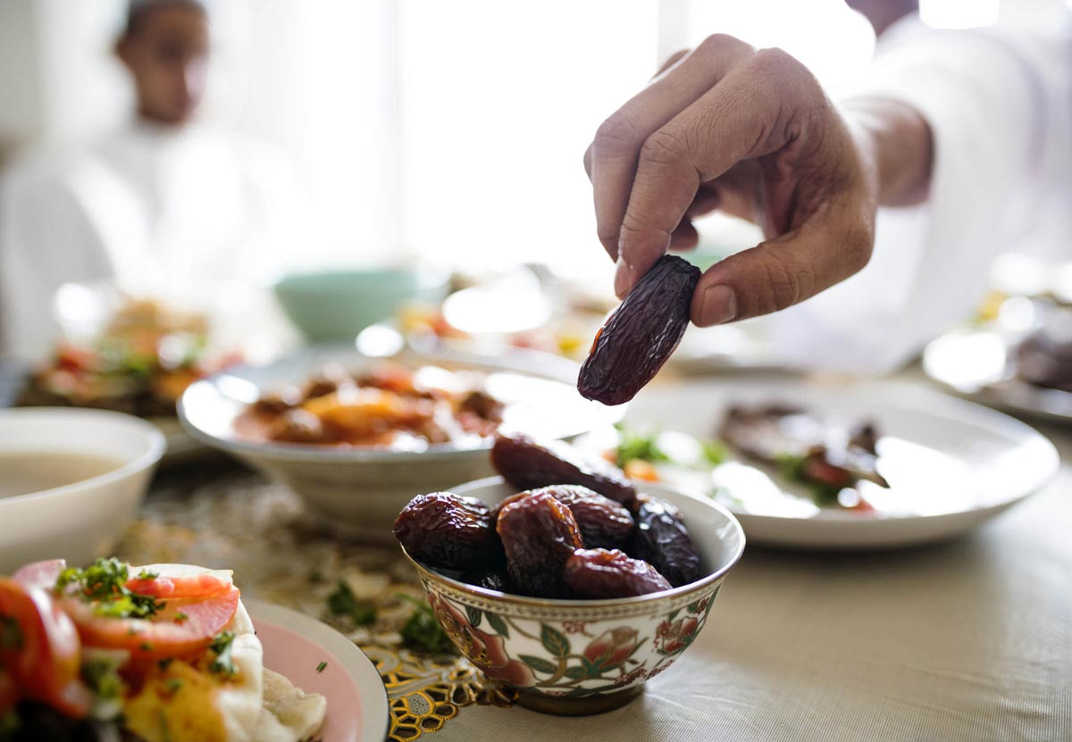 tabaktan hurma alan adam, ramazan diyeti nasıl yapılır